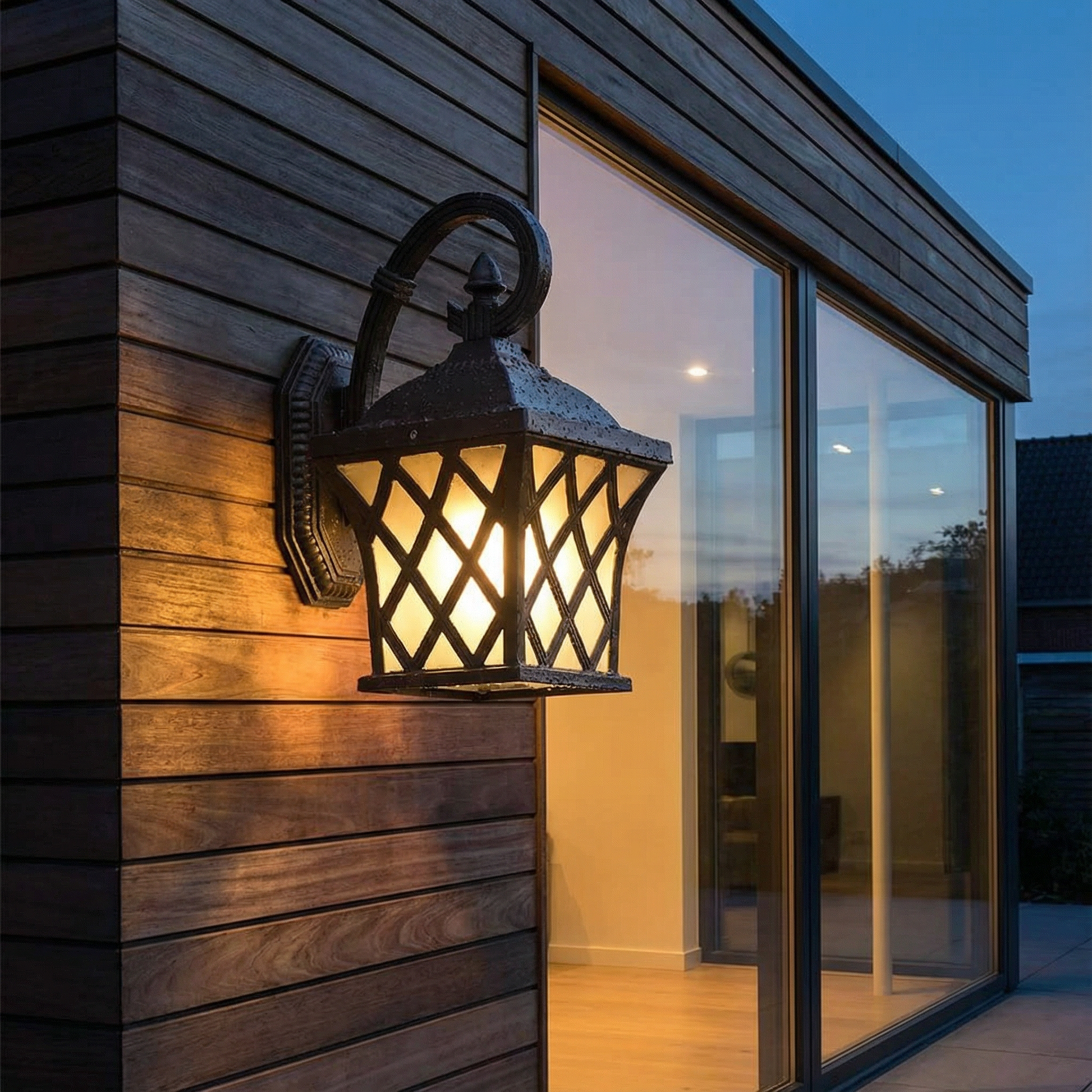 Vintage Outdoor Wall Light – Retro Black & Glass
