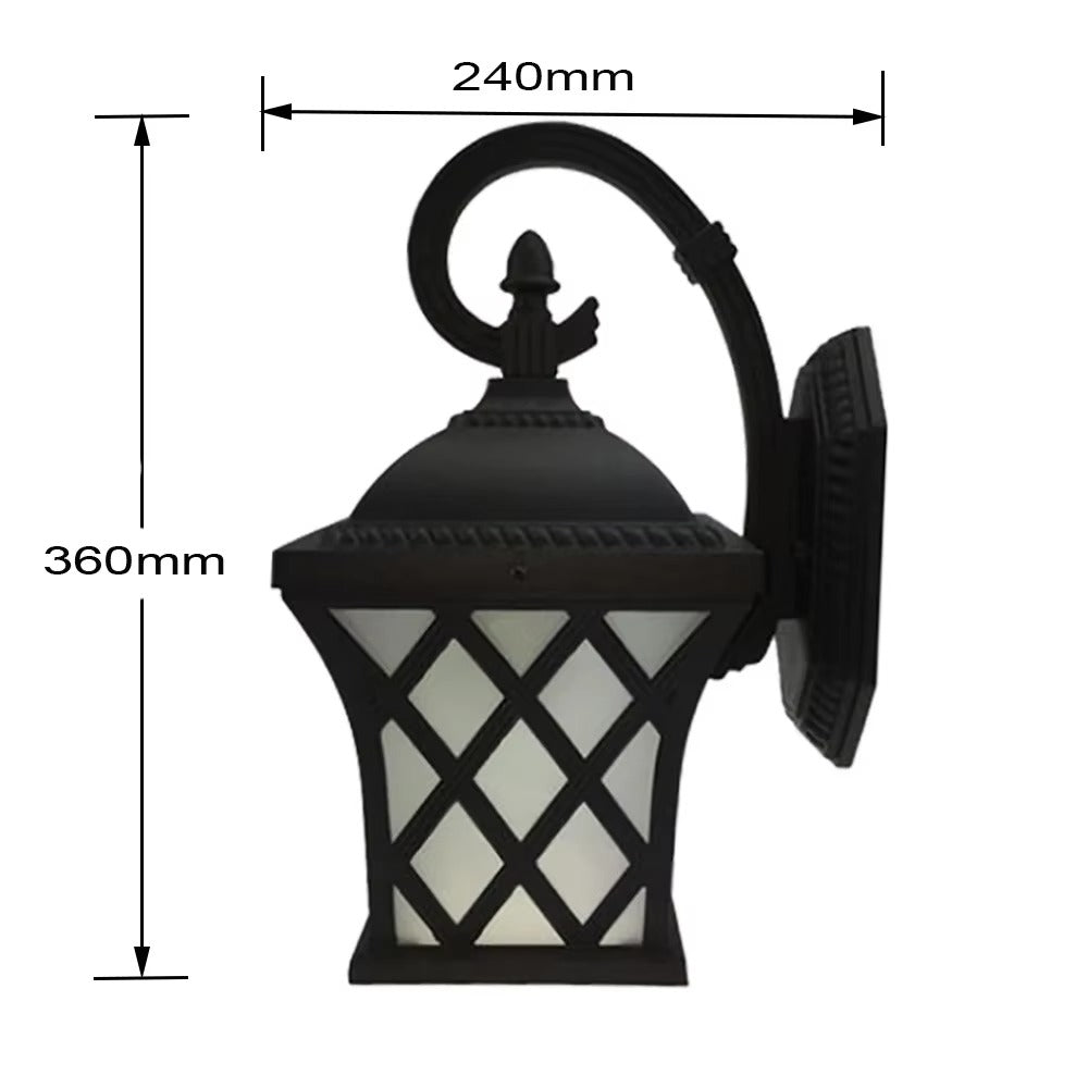 Vintage Outdoor Wall Light – Retro Black & Glass